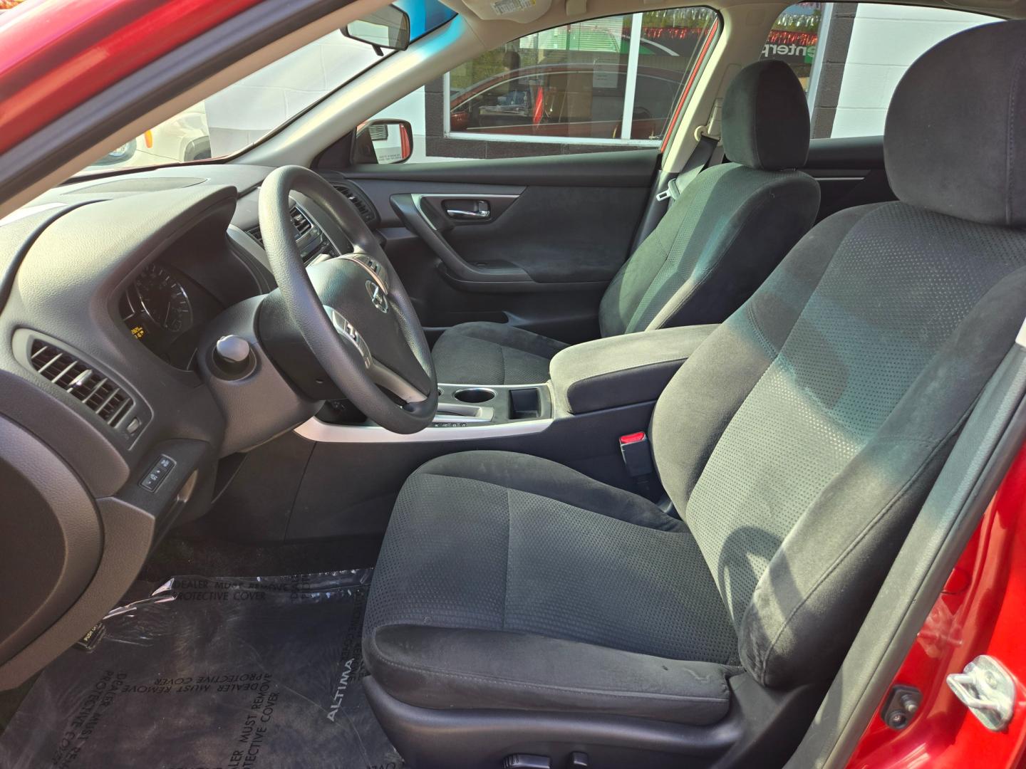 2015 Red Nissan Altima 2.5 S (1N4AL3AP9FC) with an 2.5L L4 DOHC 16V engine, Continuously Variable Transmission transmission, located at 503 West Court, Seguin, TX, 78155, (830) 379-3373, 29.568621, -97.969803 - 2015 Nissan Altima S with a 2.5L L4 DOHC 16V, Automatic, Tilt, Cruise, AM/FM/CD/AUX Stereo, Power Windows, Locks, Seats and Side Mirrors, Bluetooth, Automatic Headlights, Rear Defroster and more!! - Photo#4